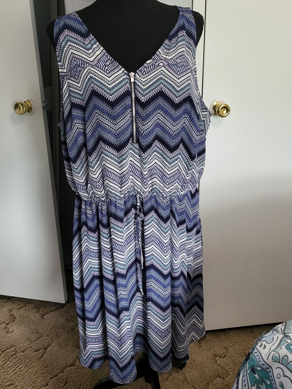 Sleeveless Chevron Midi Dress in Blue